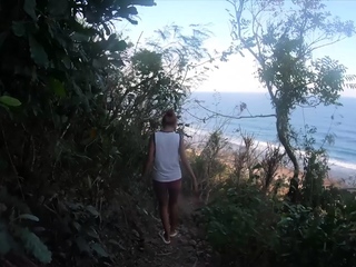 Big ass Thai amateur GF beach visit and homemade sex tape