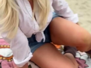 Sex Date With California Beach Babe Slimthick Vic