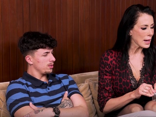 Fucking my therpayst while imagining my stepmom