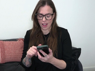 Amateur brunette double toying on webcam