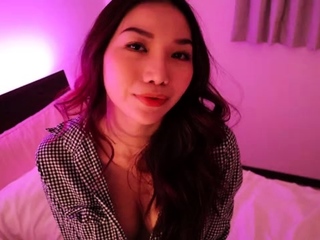 Princess Leni – Do this with your girlfriend around